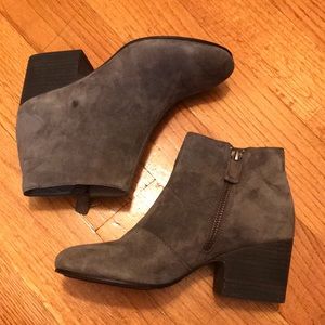NEW Eileen Fisher Gray Zipped Bootie Heeled Sz 5